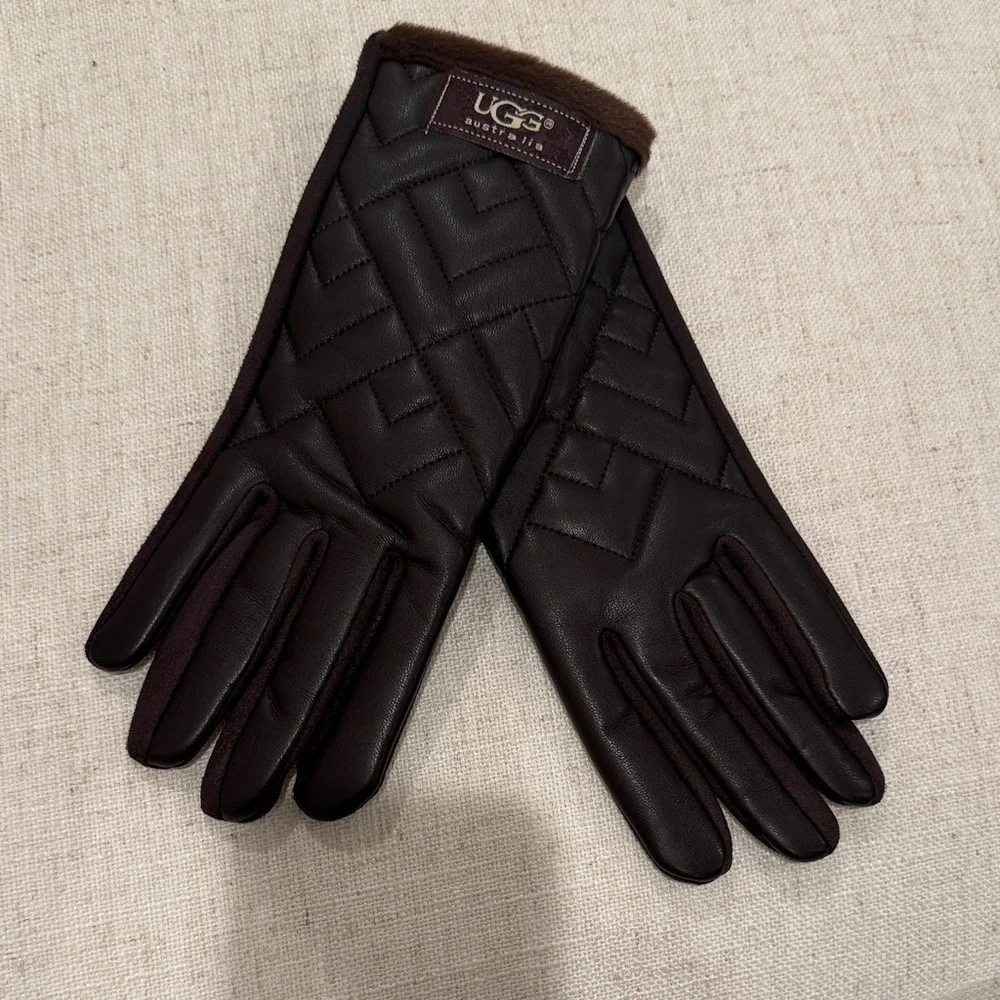 UGG Men's Dark Brown Quilted Gloves